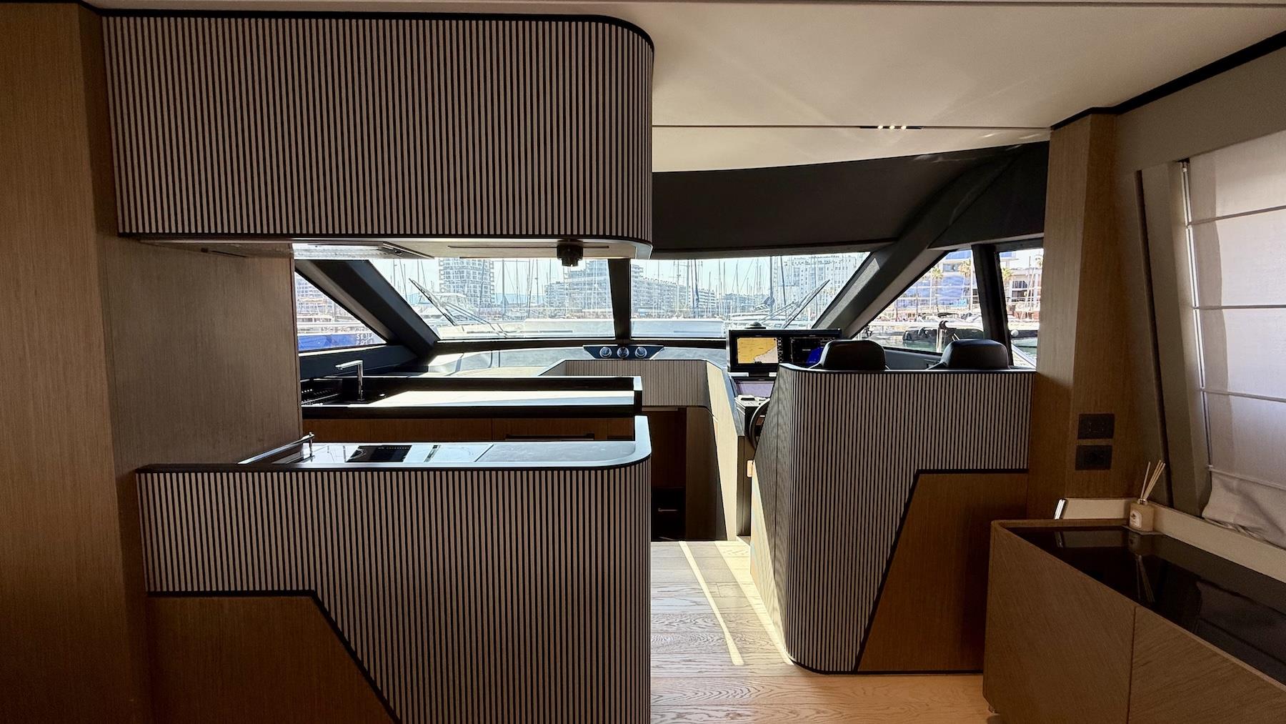 2024 FERRETTI YACHTS 720 